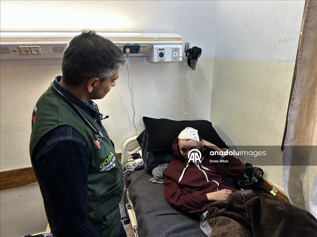 Американский врач продолжает свою профессиональную деятельность в Газе, где система здравоохранения находится на грани коллапса