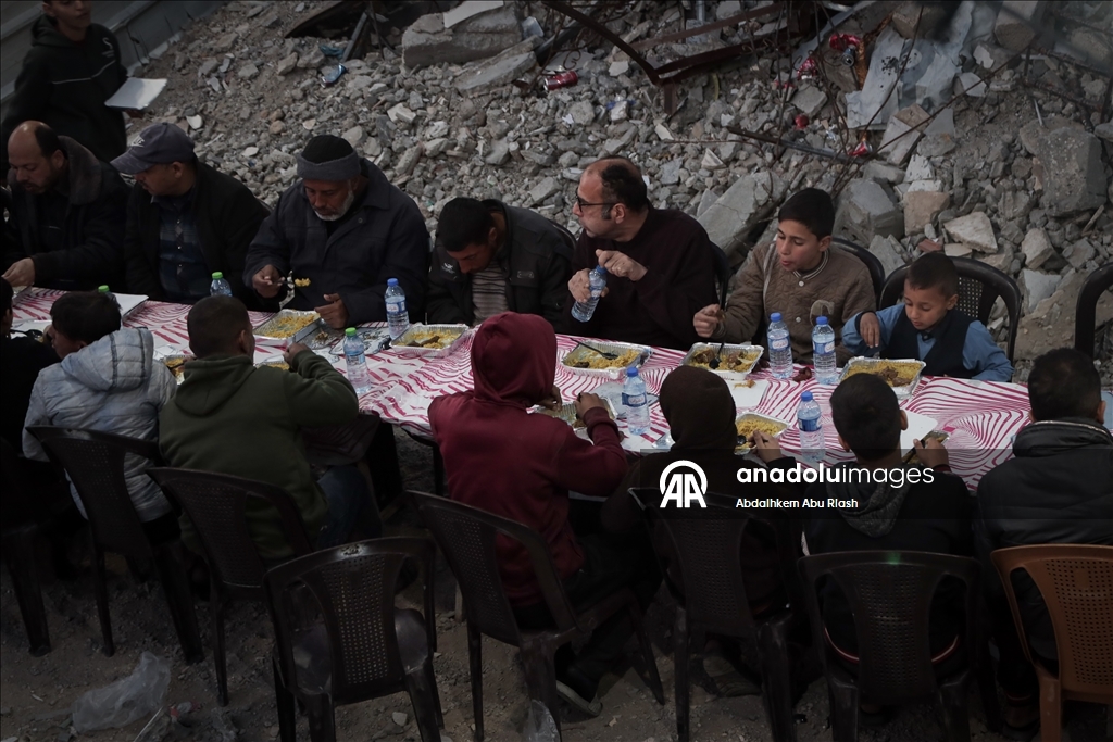 В Газе была организована коллективная программа ифтара