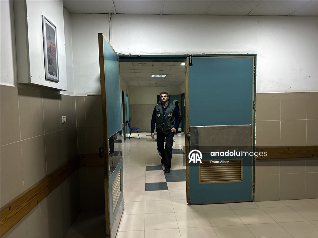 Американский врач продолжает свою профессиональную деятельность в Газе, где система здравоохранения находится на грани коллапса