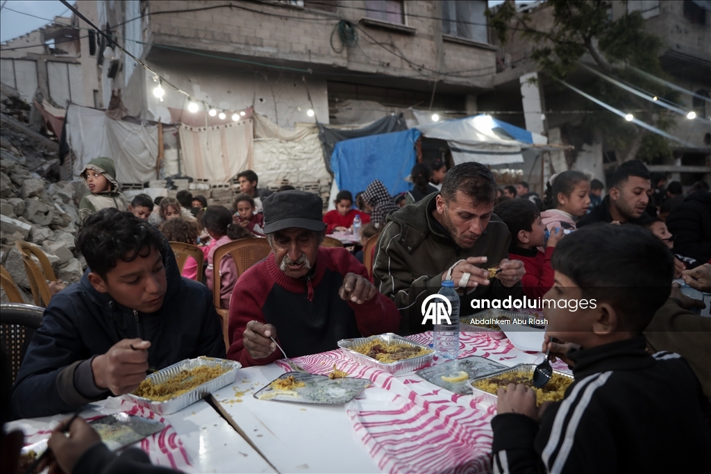 В Газе была организована коллективная программа ифтара