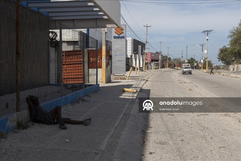 Несмотря на растущие проблемы с безопасностью в Гаити, повседневная жизнь идет своим чередом