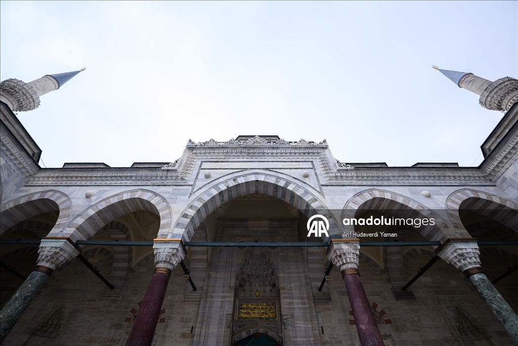 İSTANBUL'UN SELATİN CAMİLERİ - Tarihi yarımadadaki Beyazıt Camisi, Osmanlının klasik mimarisini yansıtıyor