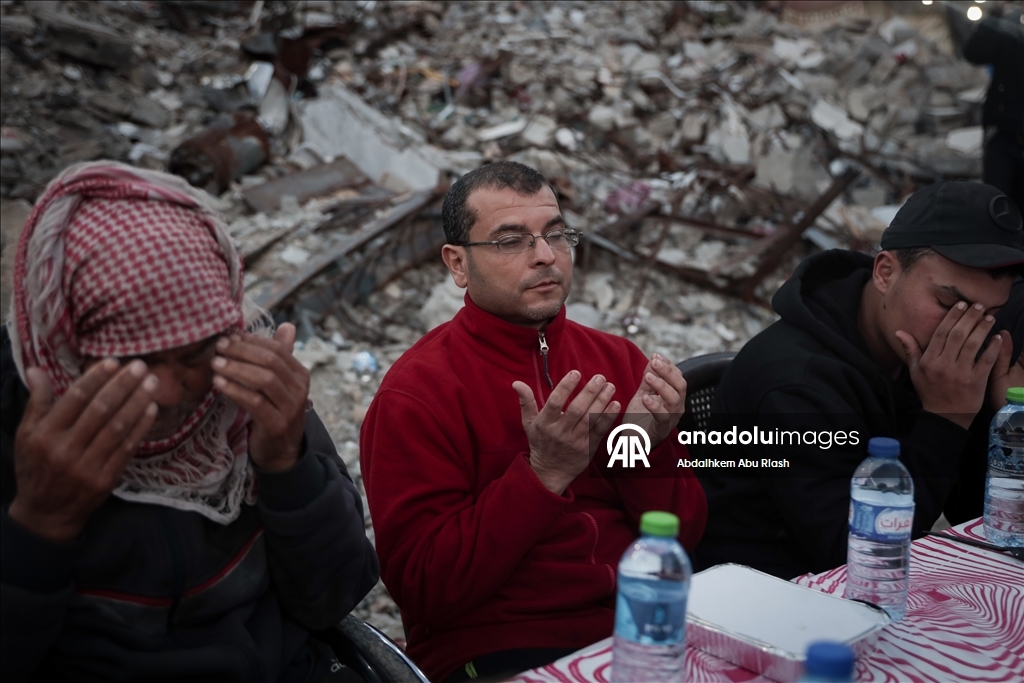 В Газе была организована коллективная программа ифтара