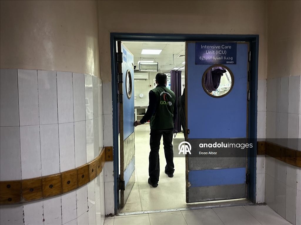 Американский врач продолжает свою профессиональную деятельность в Газе, где система здравоохранения находится на грани коллапса