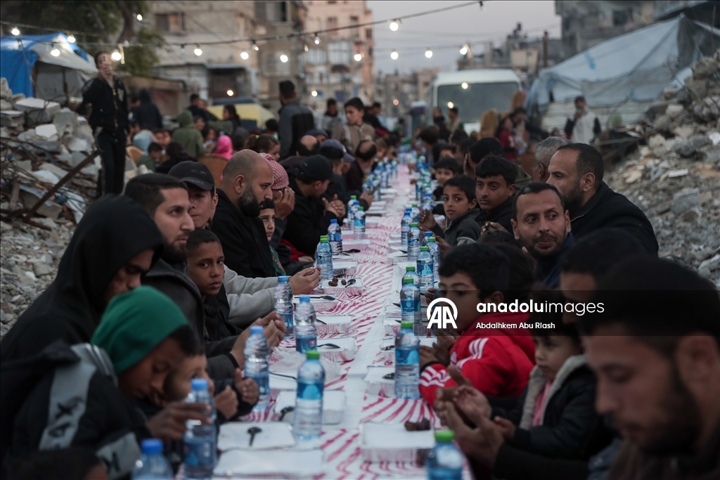 В Газе была организована коллективная программа ифтара