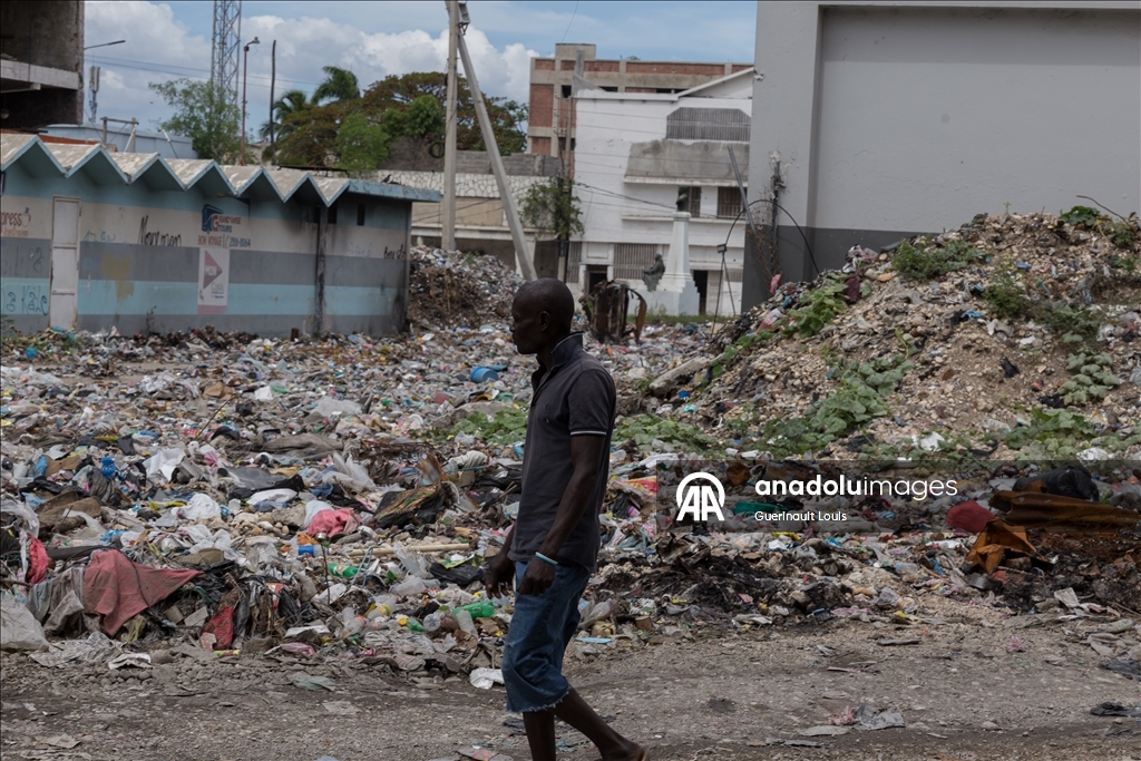 Несмотря на растущие проблемы с безопасностью в Гаити, повседневная жизнь идет своим чередом