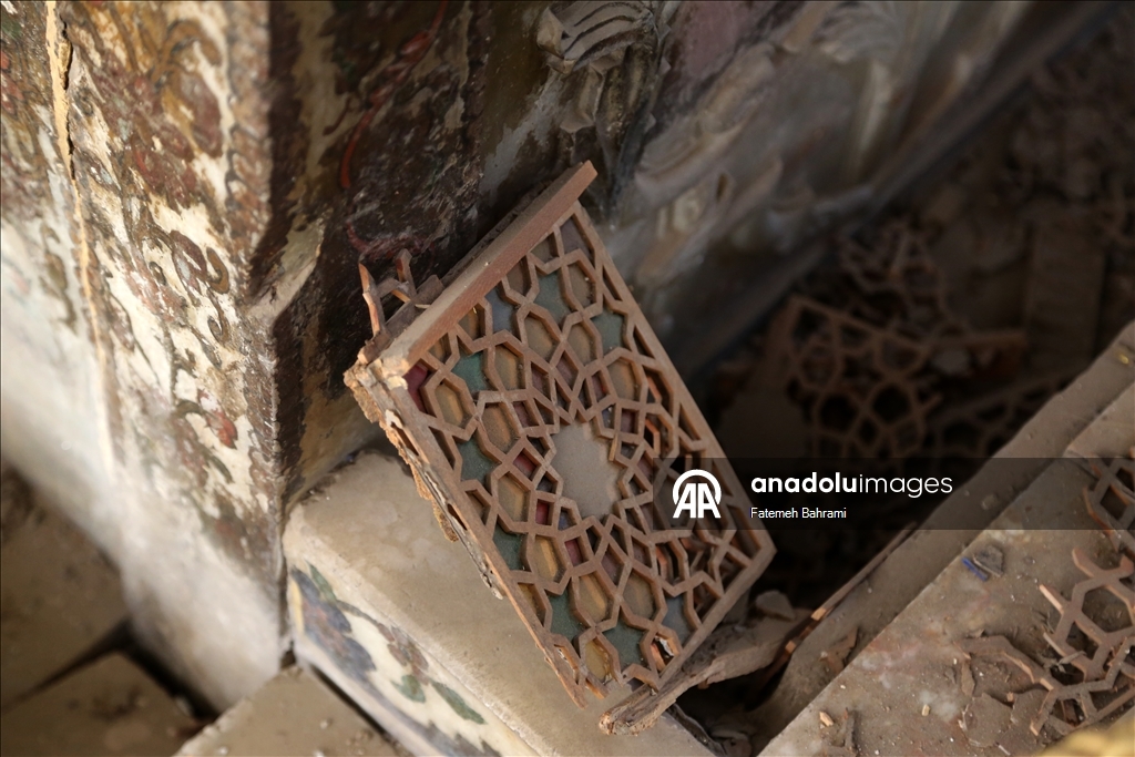 طهران.. الأناضول توثق الدمار في "قصر غولستان" التاريخي