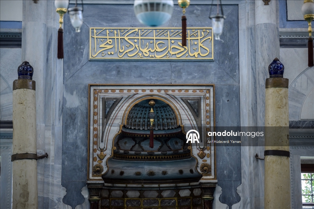 جامع آيازما.. أيقونة تجمع الباروك العثماني بالعمارة التقليدية 