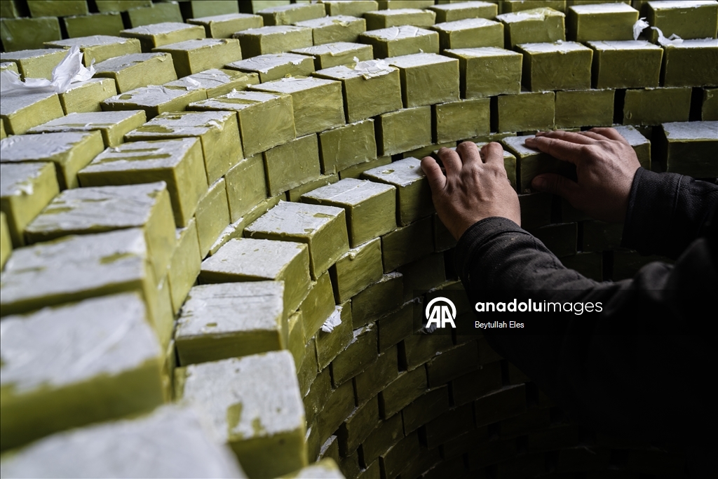 Nizip’te geleneksel yöntemlerle üretilen zeytin sabunu yerli ve yabancı pazarlarda talep görüyor