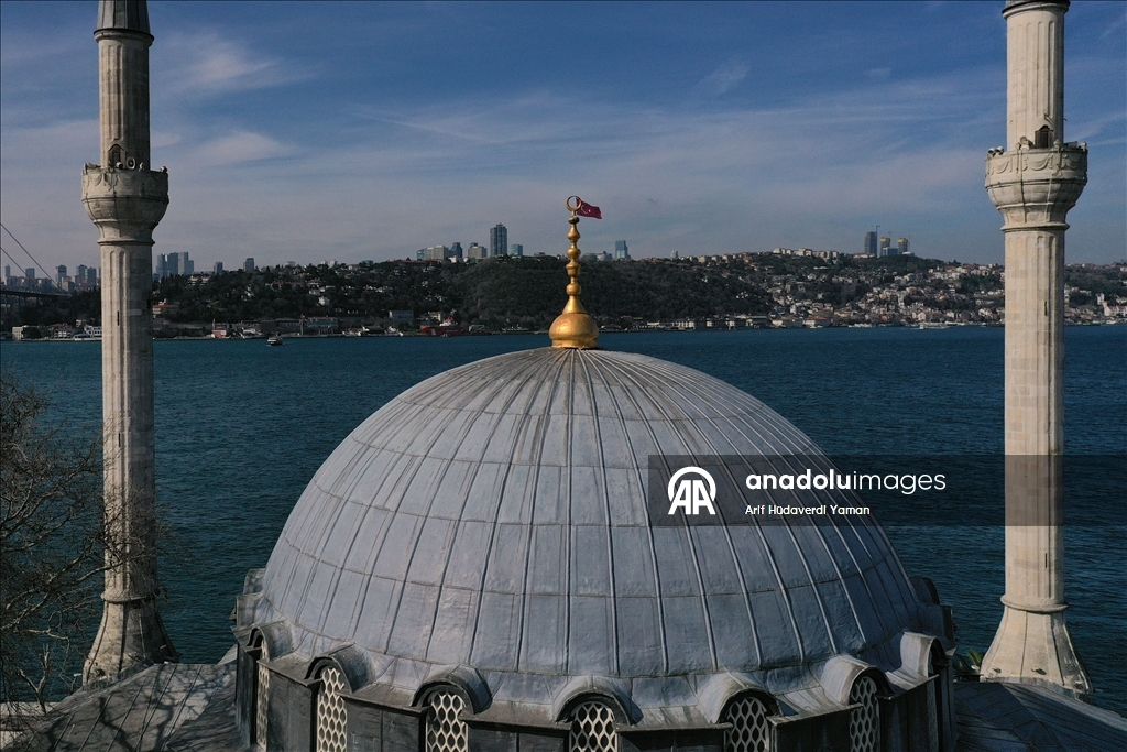 جامع "بكلربكي".. تحفة عثمانية تعانق البوسفور في إسطنبول