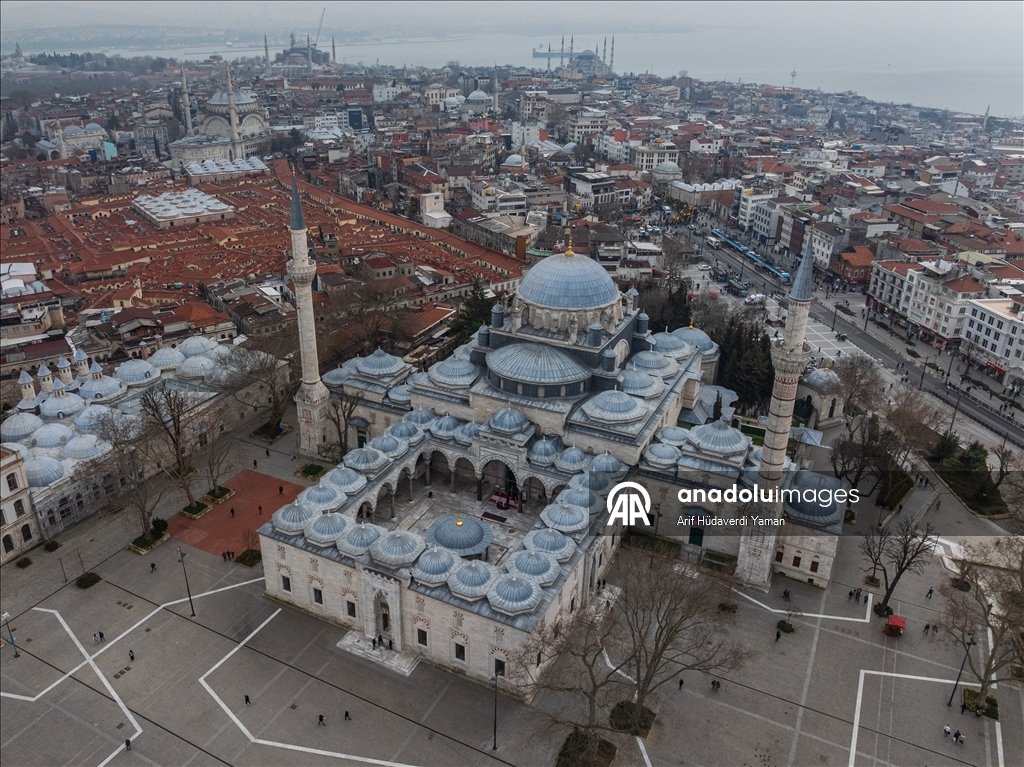 İSTANBUL'UN SELATİN CAMİLERİ - Tarihi yarımadadaki Beyazıt Camisi, Osmanlının klasik mimarisini yansıtıyor