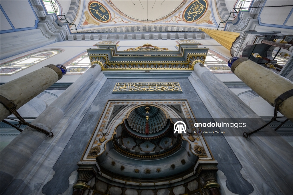 جامع آيازما.. أيقونة تجمع الباروك العثماني بالعمارة التقليدية 