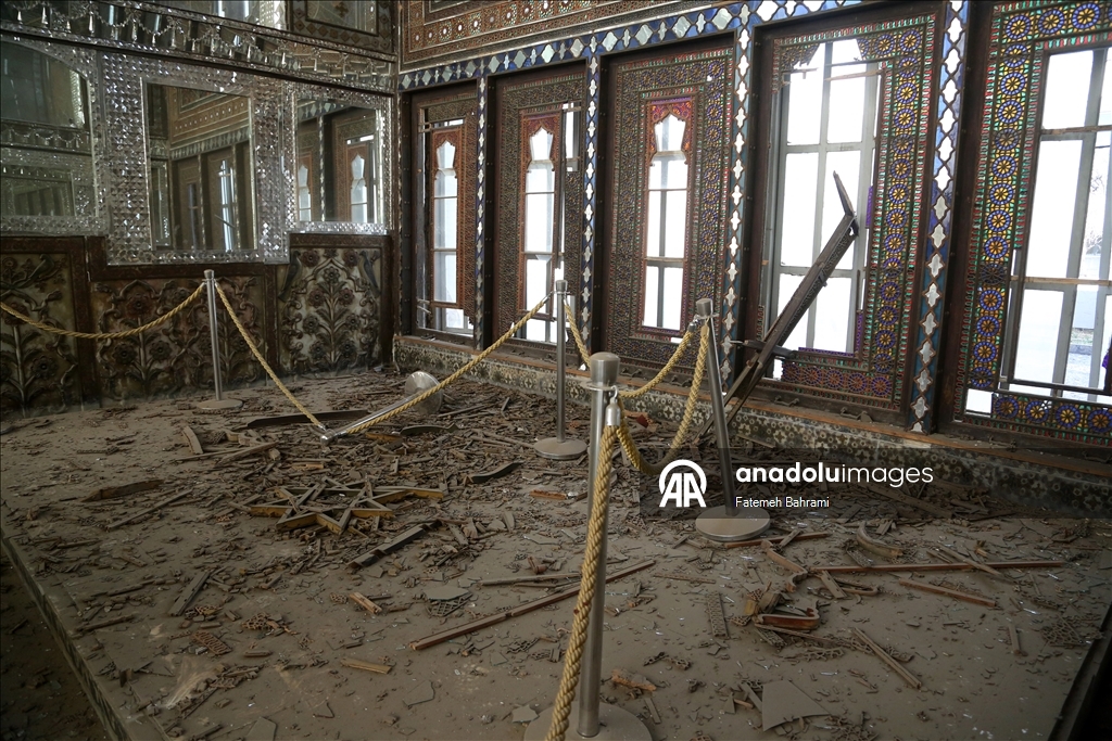 طهران.. الأناضول توثق الدمار في "قصر غولستان" التاريخي