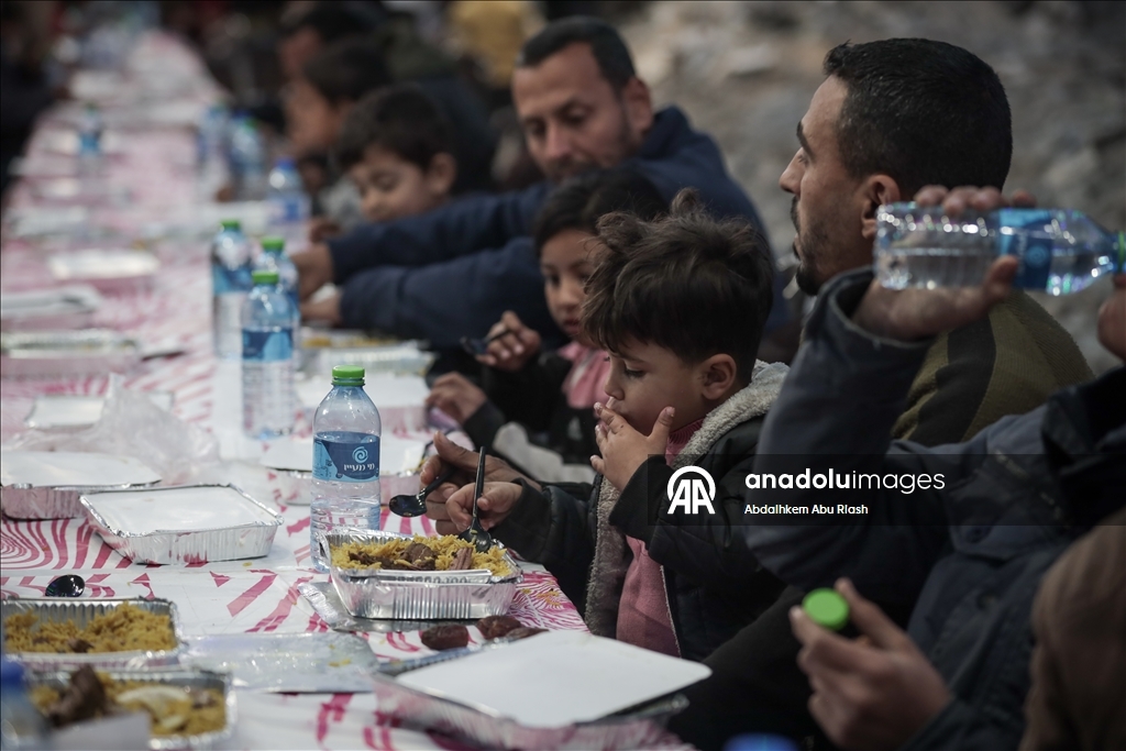 В Газе была организована коллективная программа ифтара