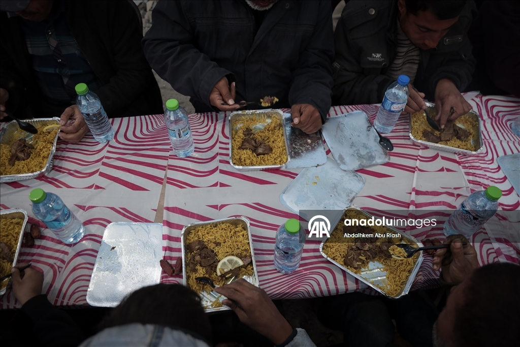 В Газе была организована коллективная программа ифтара