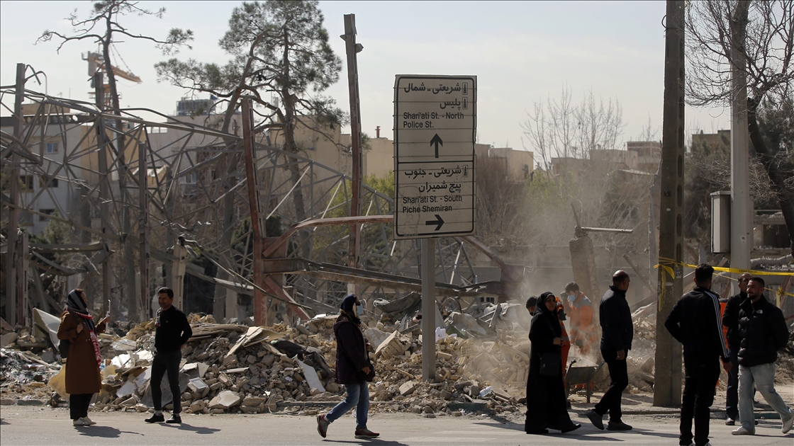AA Ekibi, ABD-İsrail saldırısında hedef alınan Türkmenistan Caddesi’ni görüntüledi
