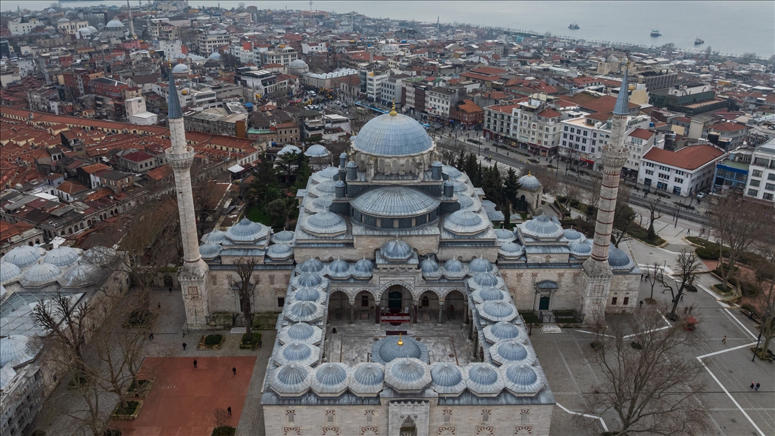 Tarihi yarımadadaki Beyazıt Camisi, Osmanlının klasik mimarisini yansıtıyor
