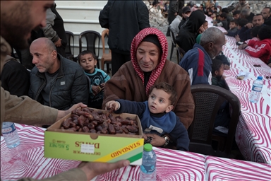В Газе была организована коллективная программа ифтара