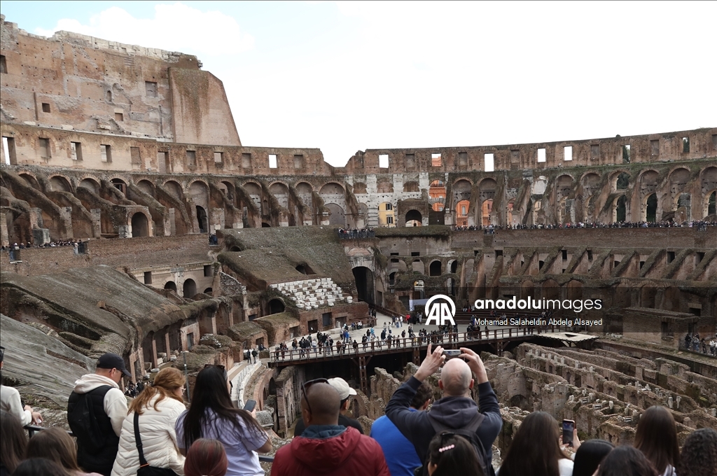 Roma’nın simge yapıları ziyaretçilerin ilgisini çekiyor