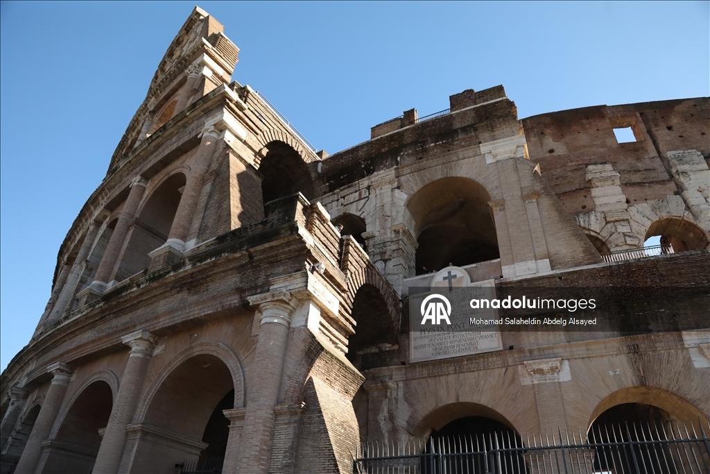 Roma’nın simge yapıları ziyaretçilerin ilgisini çekiyor