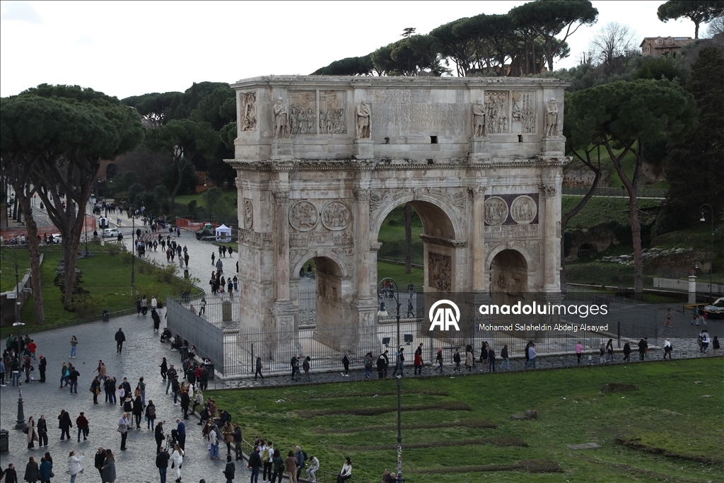 Roma’nın simge yapıları ziyaretçilerin ilgisini çekiyor