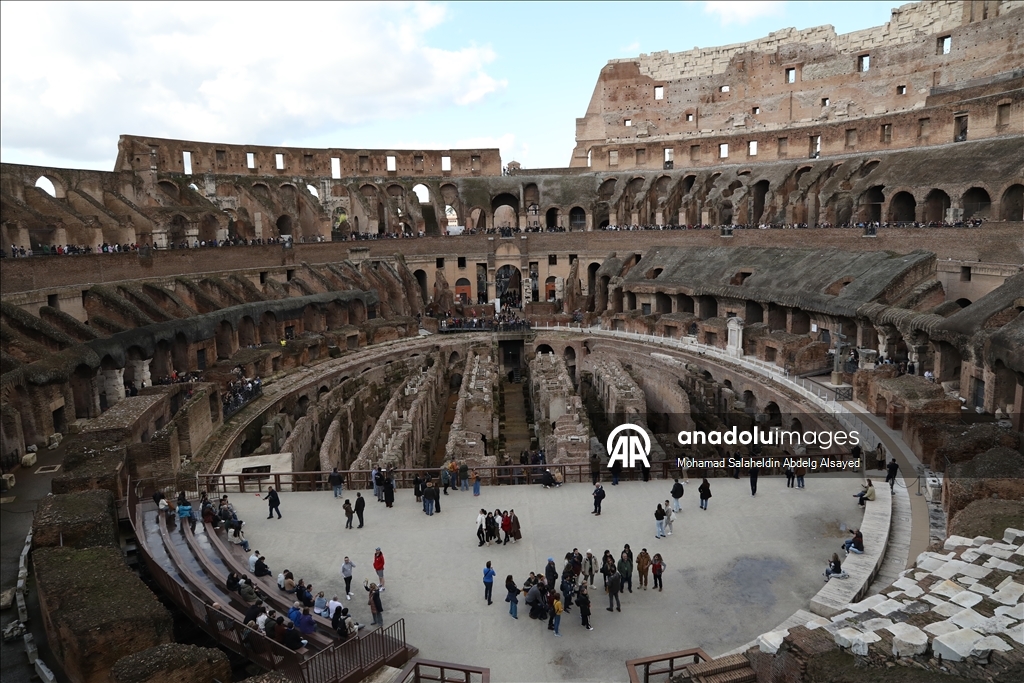 Roma’nın simge yapıları ziyaretçilerin ilgisini çekiyor