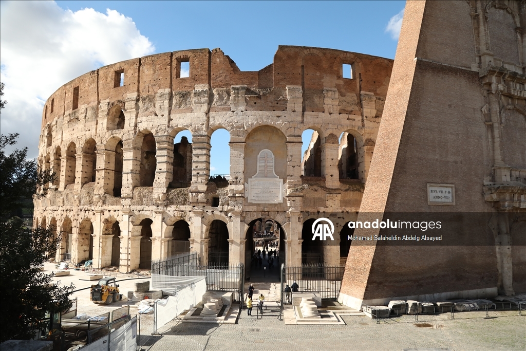 Roma’nın simge yapıları ziyaretçilerin ilgisini çekiyor