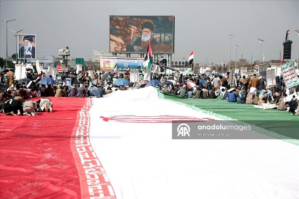 Yemen'deki Husiler, ABD ve İsrail'in İran'a yönelik saldırıları protesto etti