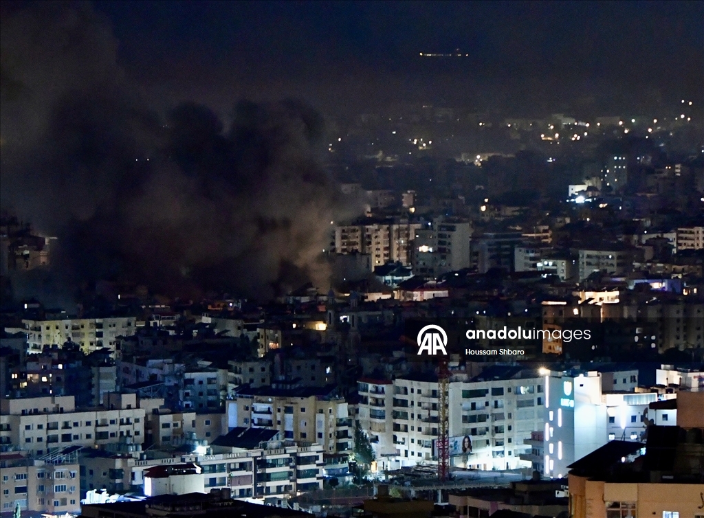 İsrail ordusu zorla göç emri yayımladığı Lübnan'ın başkenti Beyrut'un Dahiye bölgesini bombaladı