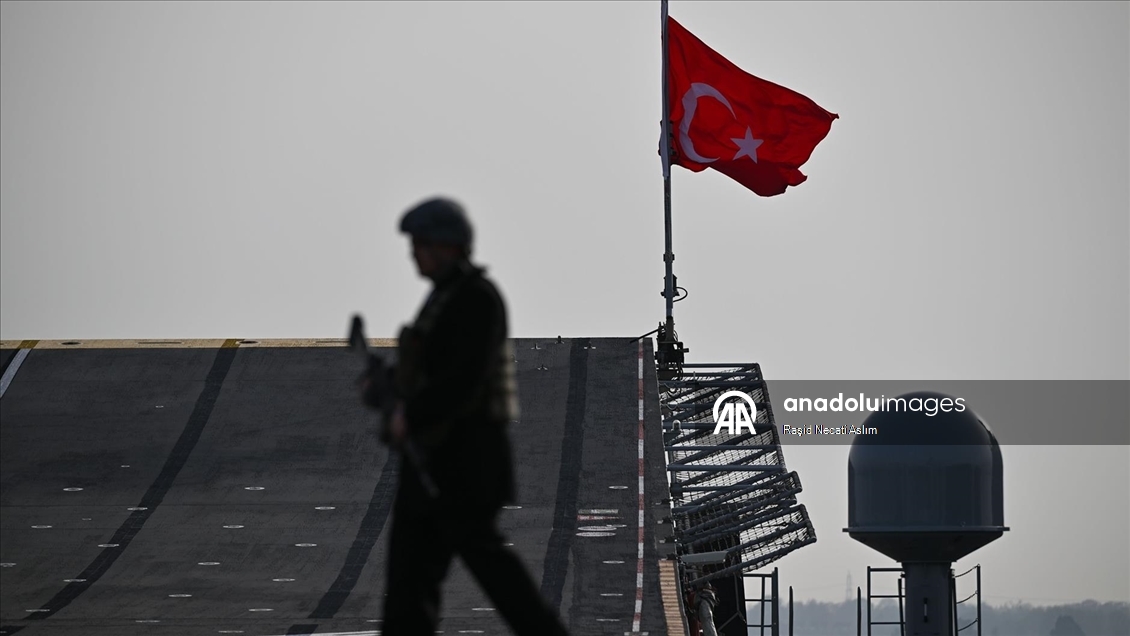 İngiltere'nin Southampton Limanı'na demirleyen TCG Anadolu gemisinde, Türk savunma sanayisi tanıtıldı