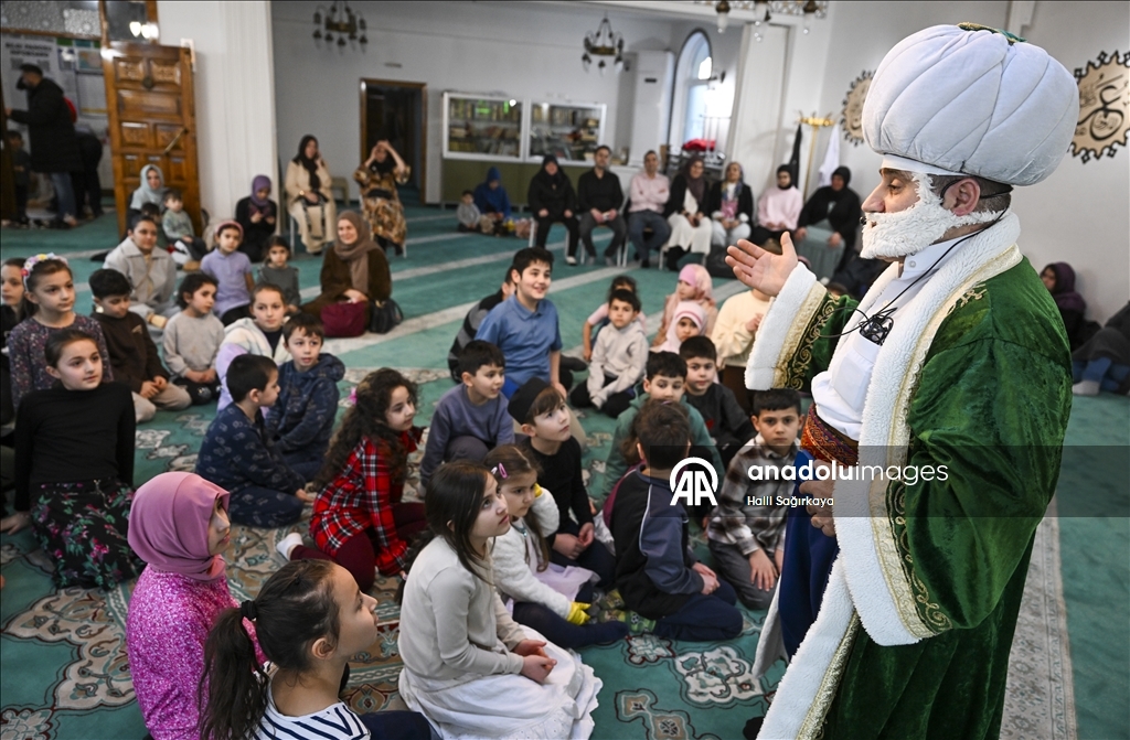 В Берлине традиции Рамазана сохраняют с помощью театров Насреддина Ходжи и теней