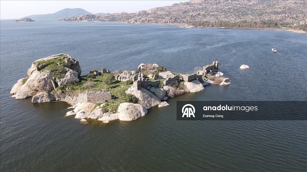 Son yağışlarla su seviyesi yükselen Bafa Gölü'nde balık çoğaldı