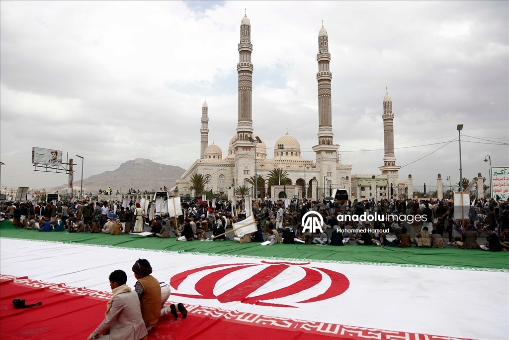 Yemen'deki Husiler, ABD ve İsrail'in İran'a yönelik saldırıları protesto etti