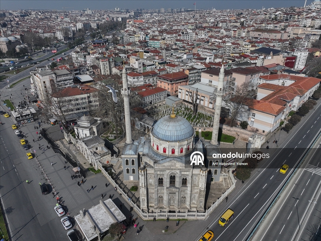 İSTANBUL'UN SELATİN CAMİLERİ - Modern ile geleneğin köprüsü: Pertevniyal Valide Sultan Camisi