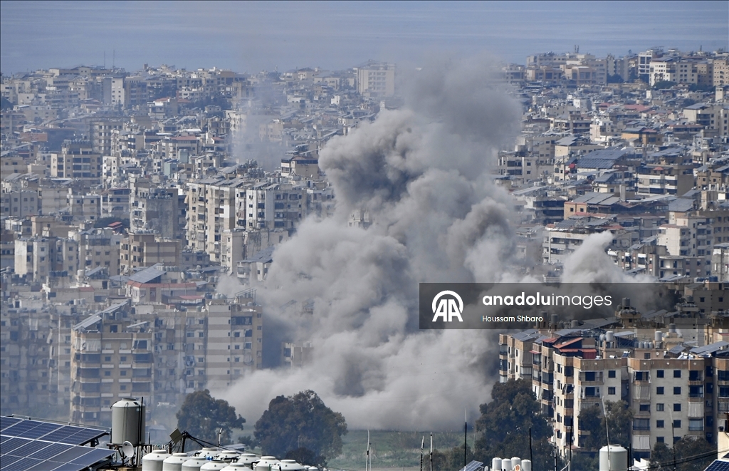 İsrail ordusu Lübnan'ın başkenti Beyrut'taki Dahiye bölgesine hava saldırıları düzenledi