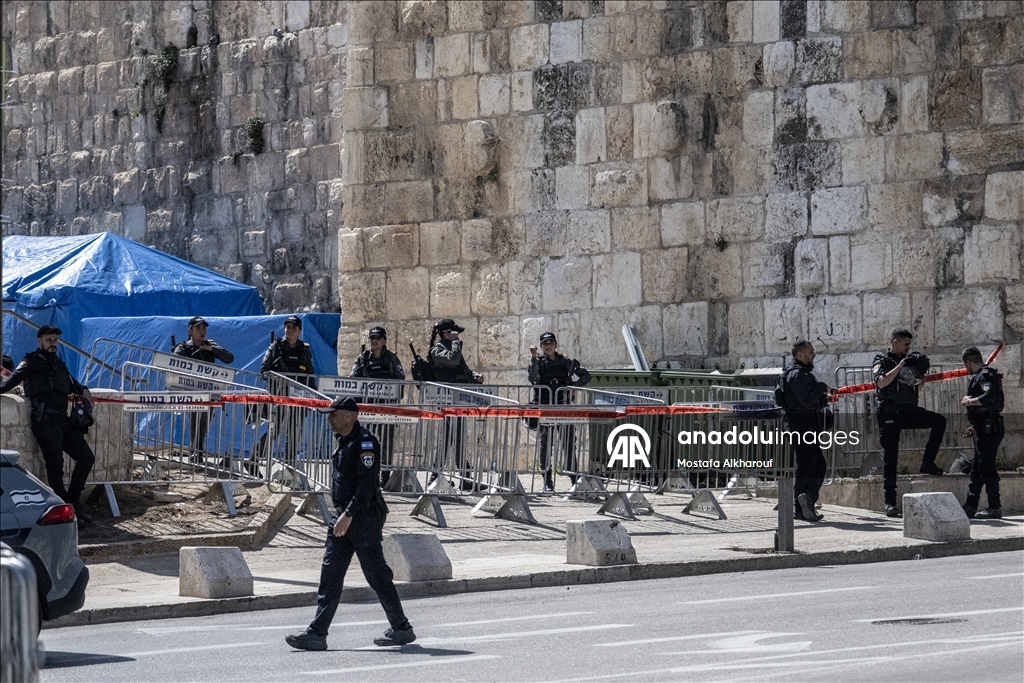 İsrail, Filistinlilerin Mescid-i Aksa'da cuma namazı kılmasına izin vermeyecek