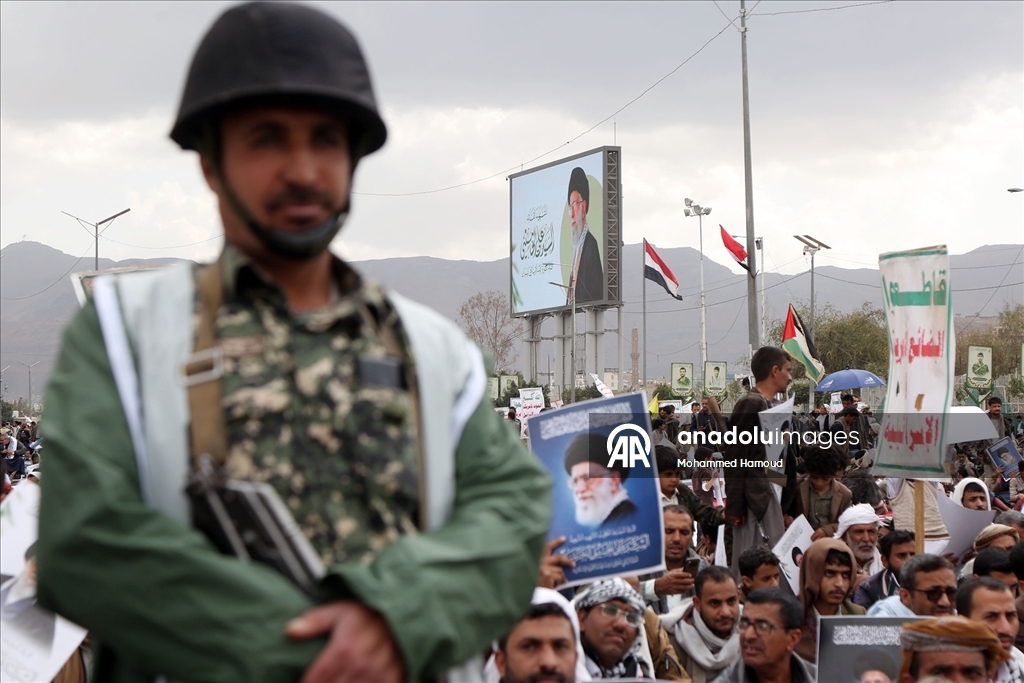 Yemen'deki Husiler, ABD ve İsrail'in İran'a yönelik saldırıları protesto etti