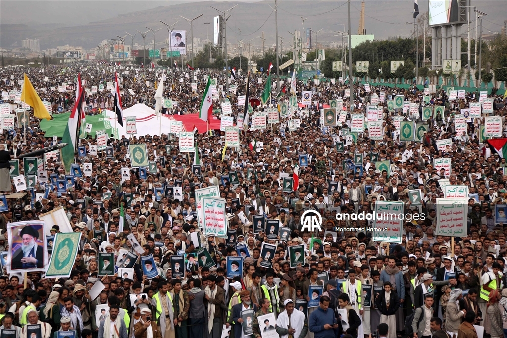 Yemen'deki Husiler, ABD ve İsrail'in İran'a yönelik saldırıları protesto etti