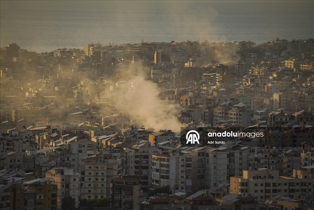 İsrail ordusu zorla göç emri yayımladığı Lübnan'ın başkenti Beyrut'un Dahiye bölgesini bombaladı