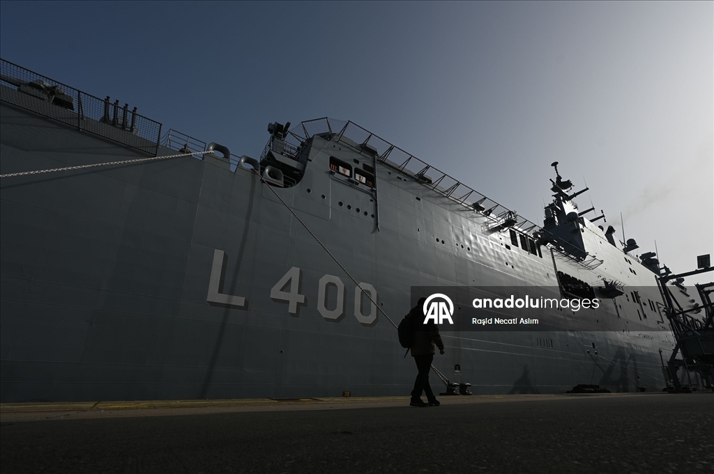 İngiltere'nin Southampton Limanı'na demirleyen TCG Anadolu gemisinde, Türk savunma sanayisi tanıtıldı