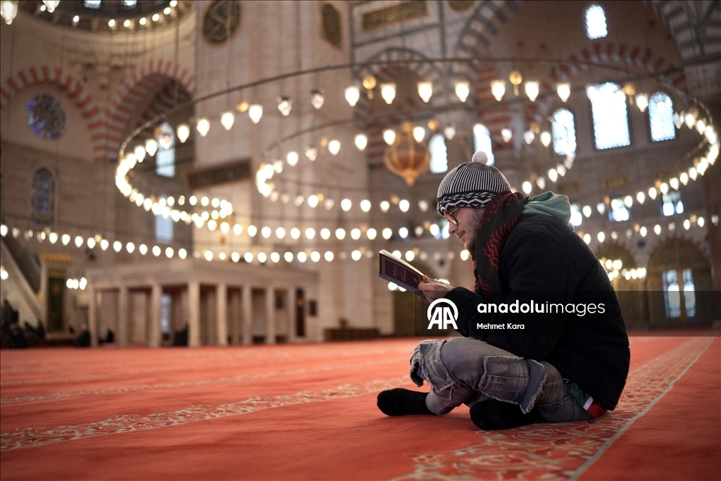 Испанец принял ислам в Стамбуле, вдохновившись сопротивлением палестинцев