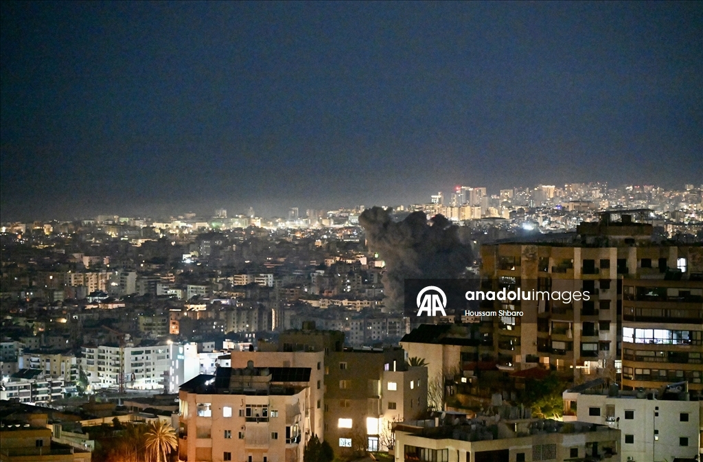 İsrail ordusu zorla göç emri yayımladığı Lübnan'ın başkenti Beyrut'un Dahiye bölgesini bombaladı