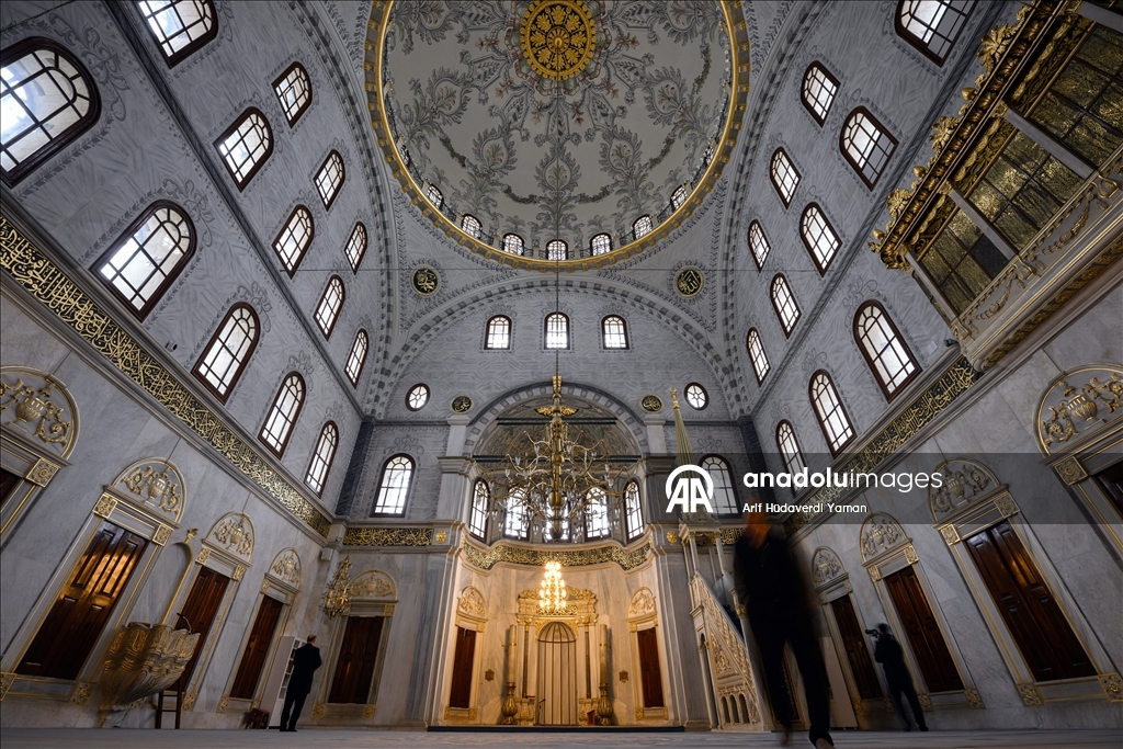 Изящный штрих к силуэту Стамбула: мечеть Нусретие