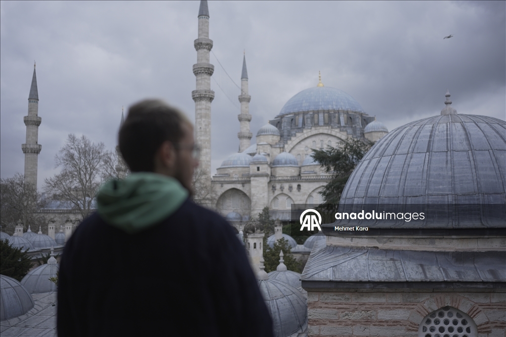 Испанец принял ислам в Стамбуле, вдохновившись сопротивлением палестинцев