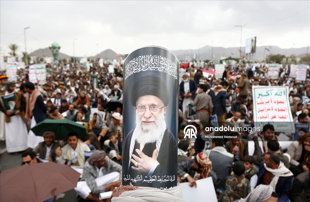 Yemen'deki Husiler, ABD ve İsrail'in İran'a yönelik saldırıları protesto etti