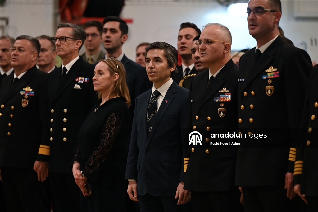 İngiltere'nin Southampton Limanı'na demirleyen TCG Anadolu gemisinde, Türk savunma sanayisi tanıtıldı