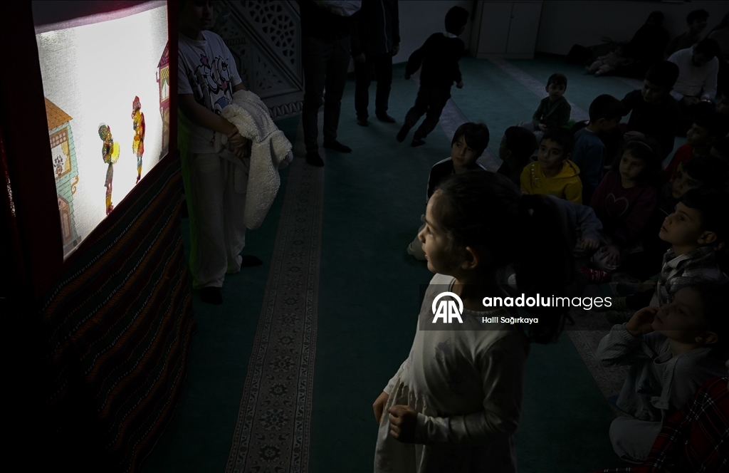 В Берлине традиции Рамазана сохраняют с помощью театров Насреддина Ходжи и теней