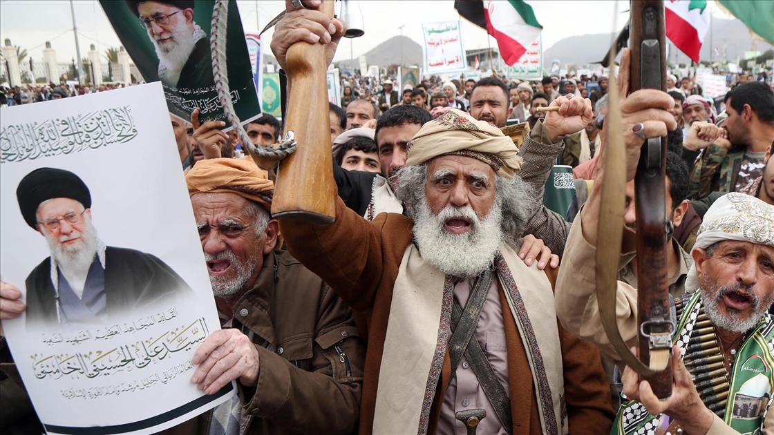 Yemen'deki Husiler, ABD ve İsrail'in İran'a yönelik saldırıları protesto etti