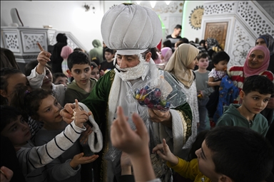 В Берлине традиции Рамазана сохраняют с помощью театров Насреддина Ходжи и теней