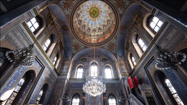 Modern ile geleneğin köprüsü: Pertevniyal Valide Sultan Camisi